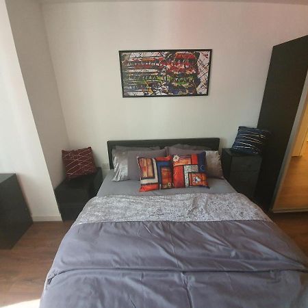 Double Room With Shared Bathroom لندن المظهر الخارجي الصورة
