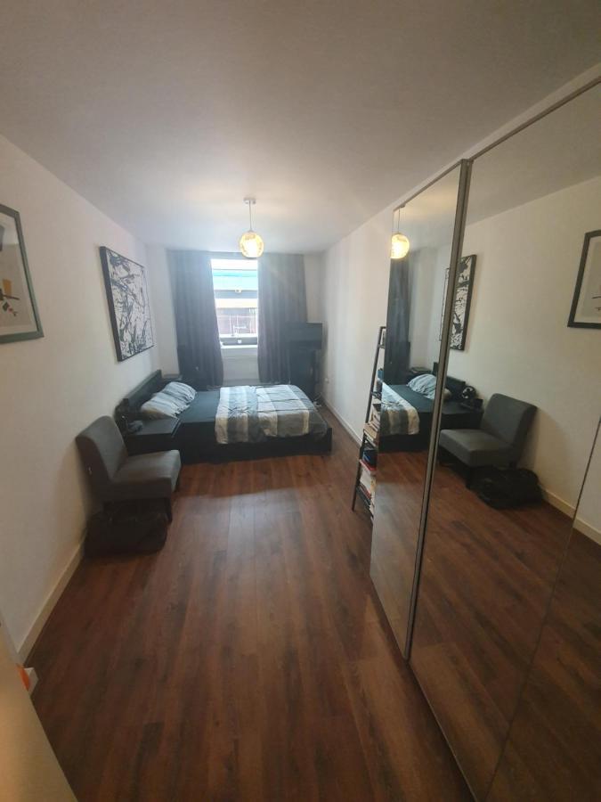 Double Room With Shared Bathroom لندن المظهر الخارجي الصورة